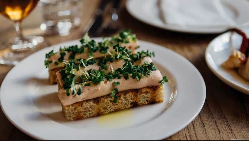 第 3 天：  从勃艮第到里昂的旅程  巴黎  博讷  里昂