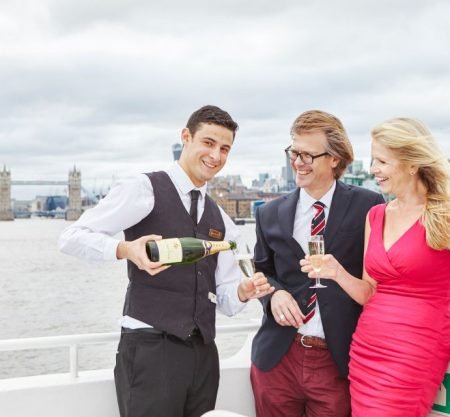 伦敦：情人节下午茶香槟游轮