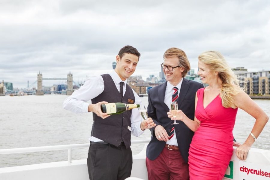 伦敦：情人节下午茶香槟游轮