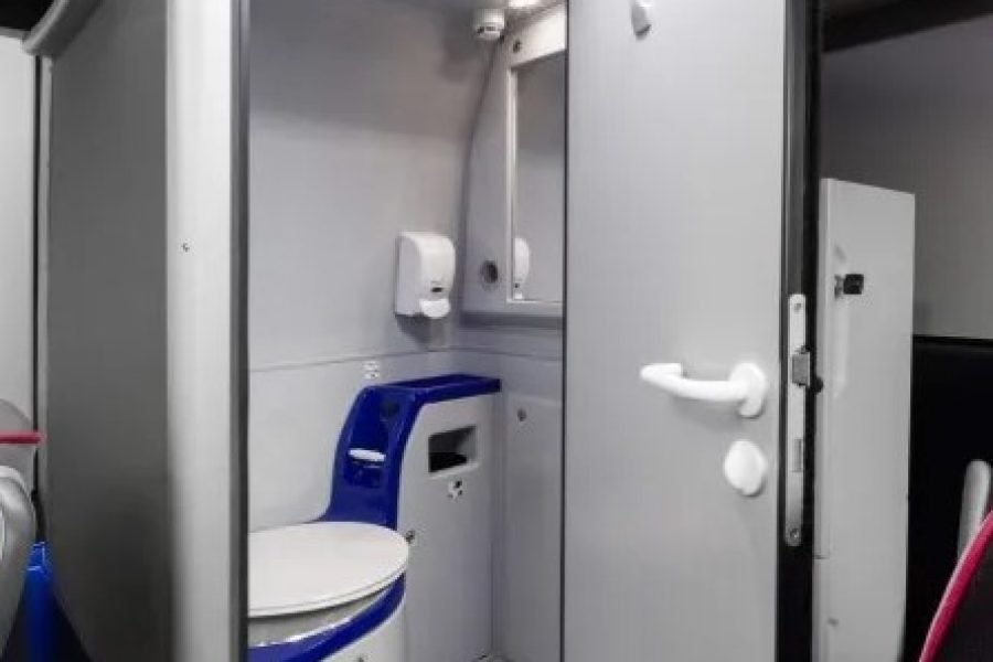 旅行客运巴士—奔驰